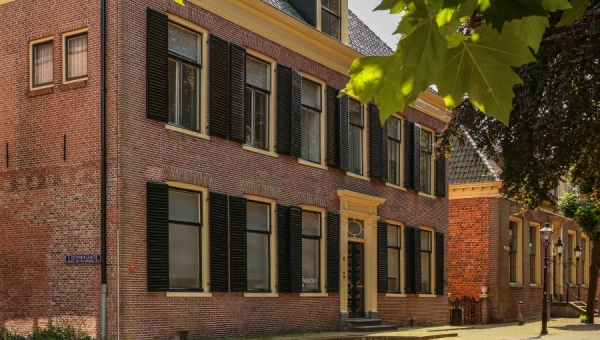 Trouw beloven in Huize Tetrode
